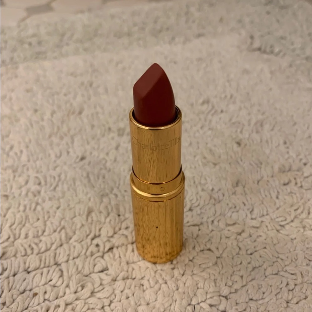 Charlotte tilbury posi kiss lipstick